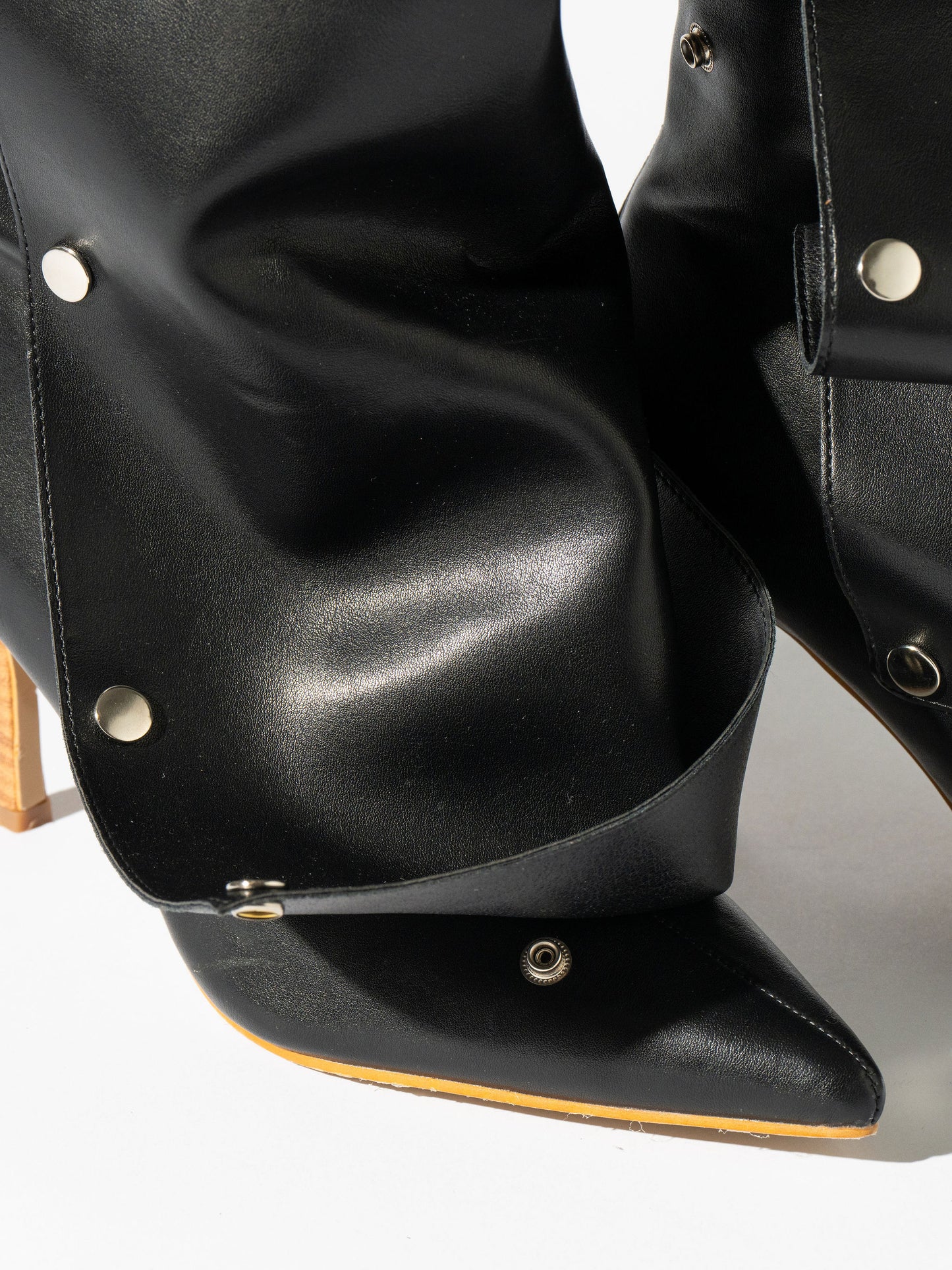 Fini Pointed Toe Buckle Detachable Boots - Signature Black